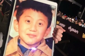 长江上逛最大跨径悬索桥发达长江大桥首片钢箱梁架设凯旋